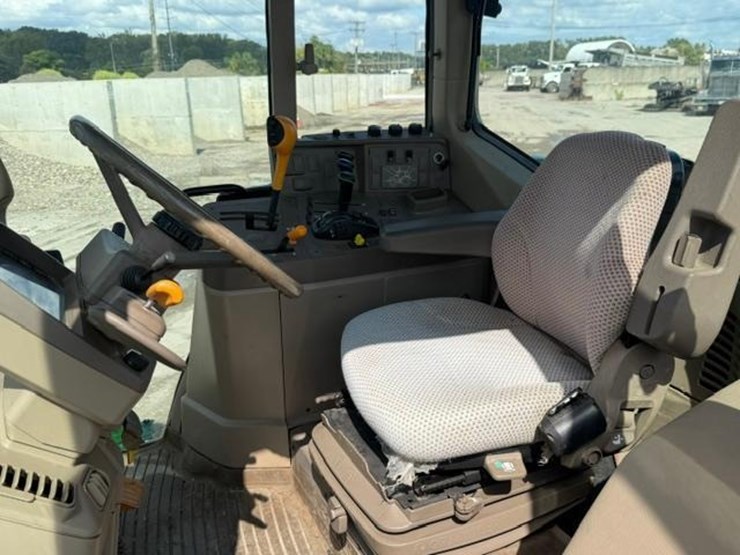 2019-john-deere-6155m-image-11