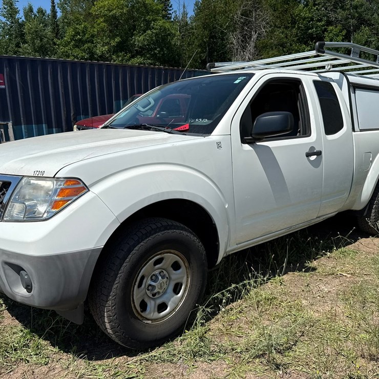 #1389 • 2017 Nissan Pickup Truck