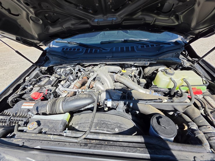 2022-ford-f250-image-37