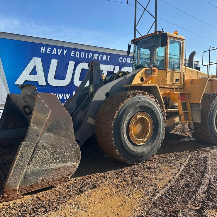 2004 VOLVO L220E