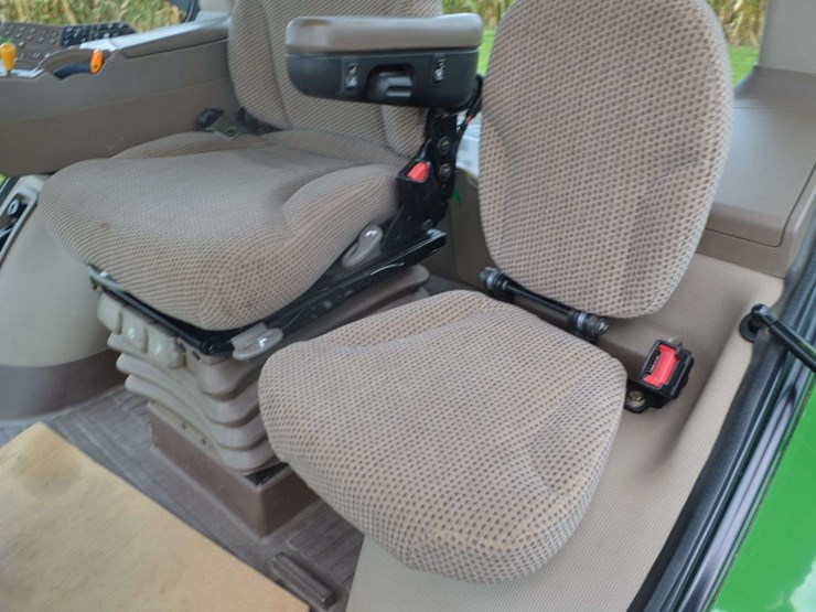 2011-john-deere-r-image-38