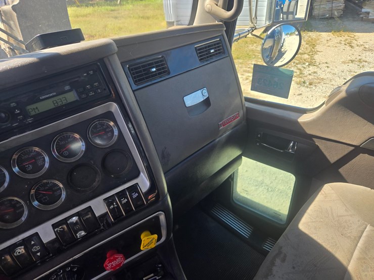 2008-kenworth-t800-image-45