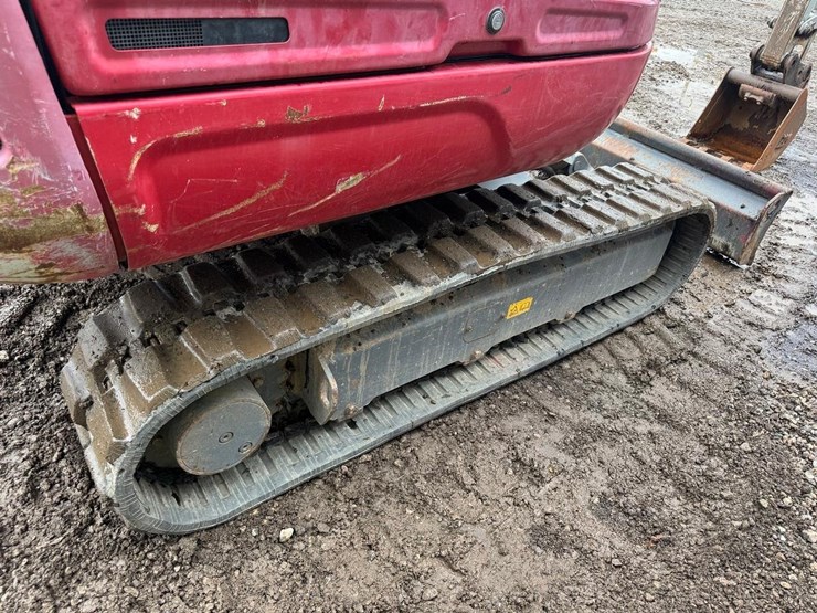 2017-takeuchi-tb230-image-21