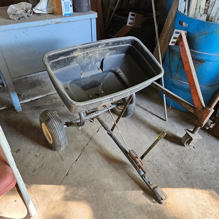 #8756 • Agrifab Lawn Spreader