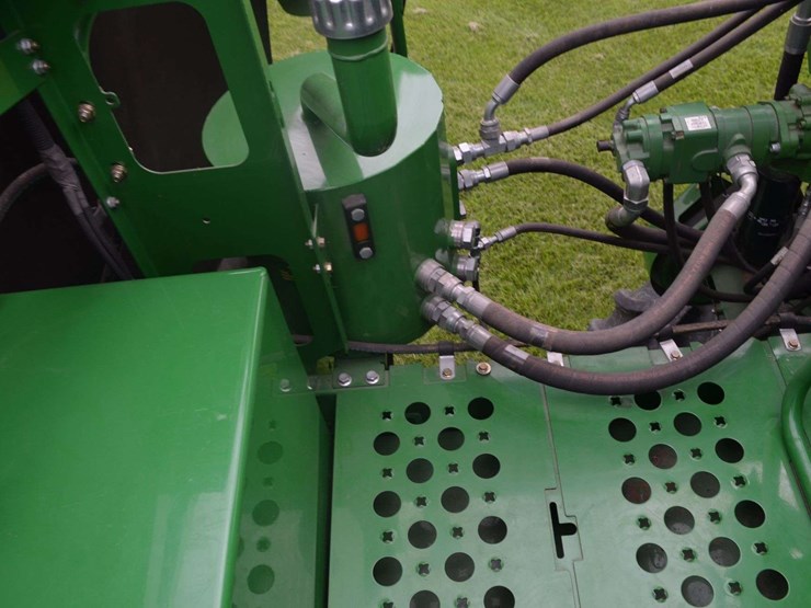 2012-john-deere-s550-image-57