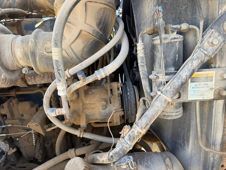 1994-mack-ch613-image-25