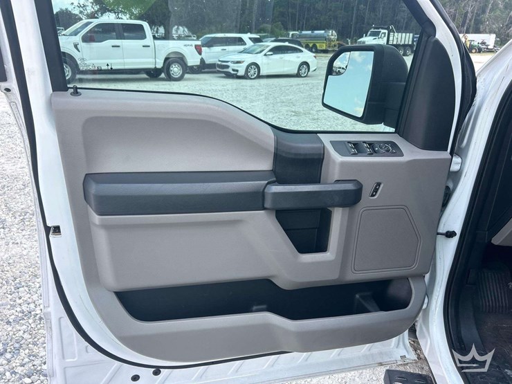 2020-ford-f150-image-11