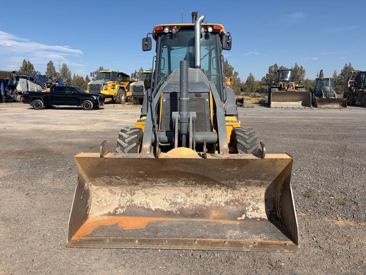 2017-deere-410l-image-8