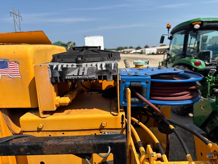 2009-leeboy-l8500t-image-33