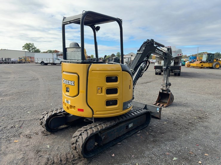 2020-deere-30g-image-5