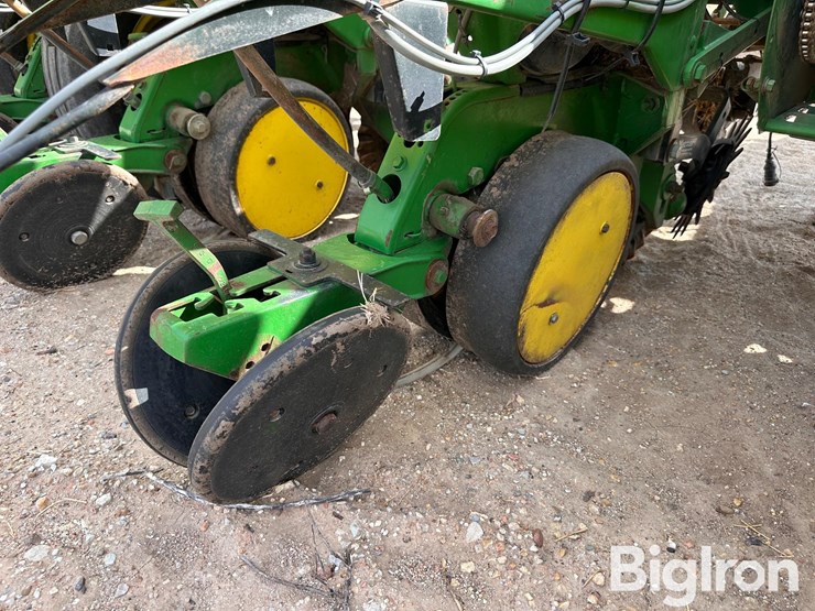 john-deere-7200-image-18