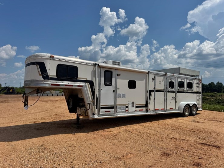 #8736-•-1996-hart-living-quarters-3-horse-trailer-image-2