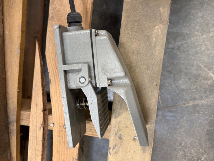baileigh-br-18e-36-bead-roller-machine-image-11