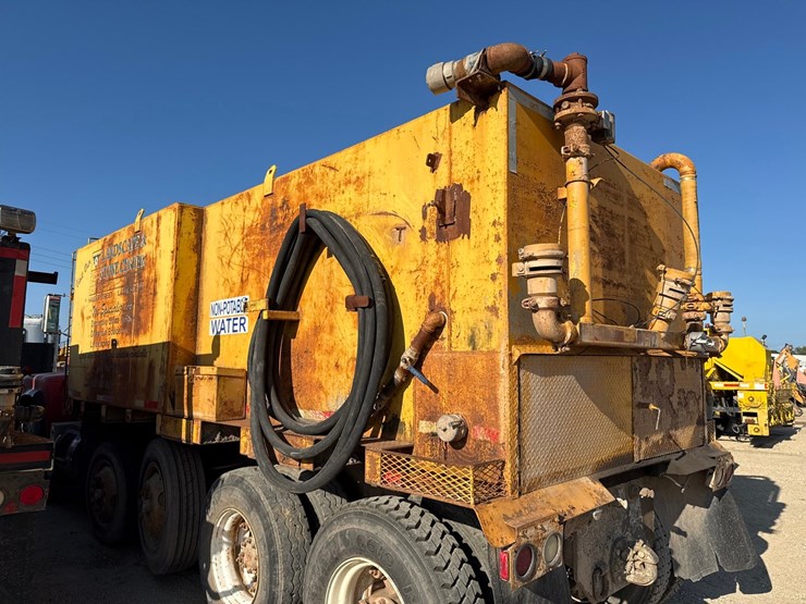 1992-mack-rb688s-image-57