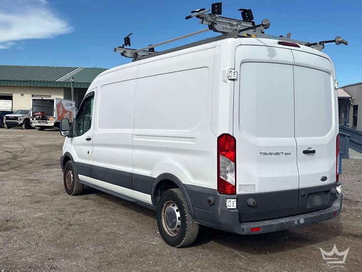 2017-ford-transit-image-4