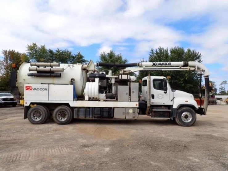 2015-freightliner-114sd-image-4