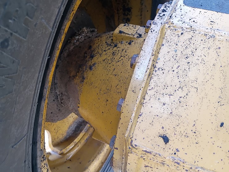 2008-deere-670d-image-45