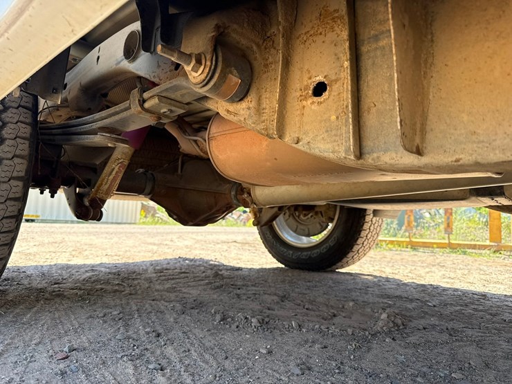 #1395-•-2019-chevrolet-silverado-4x4-pickup-truck-image-26