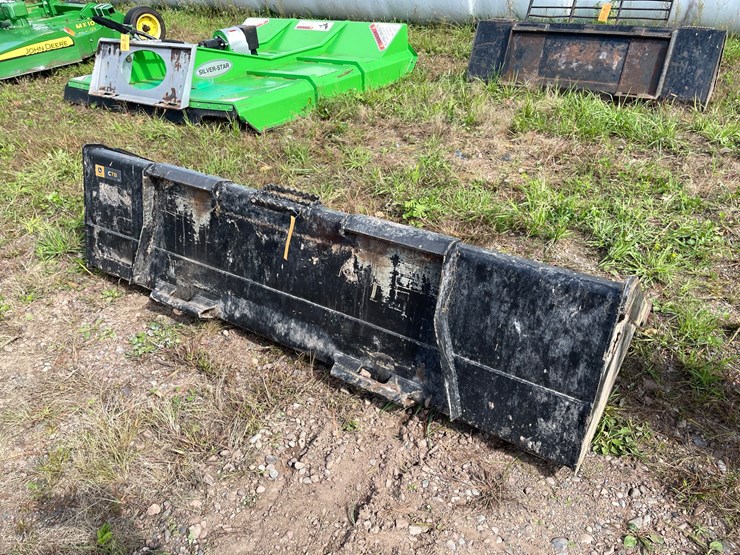 #1612-•-john-deere-skid-steer-bucket-image-4