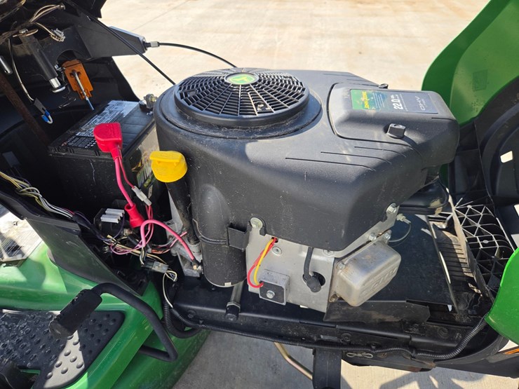 2013-john-deere-d130-image-23