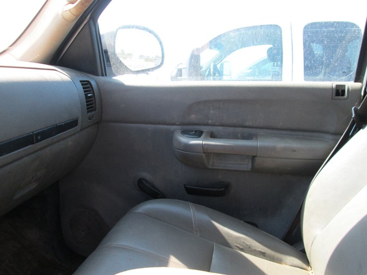 2009-gmc-2500hd-image-32