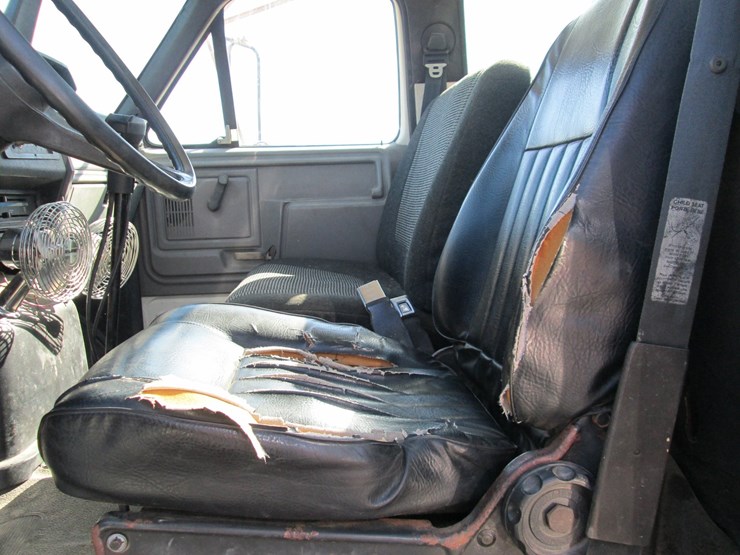 1995-ford-ft900-image-28