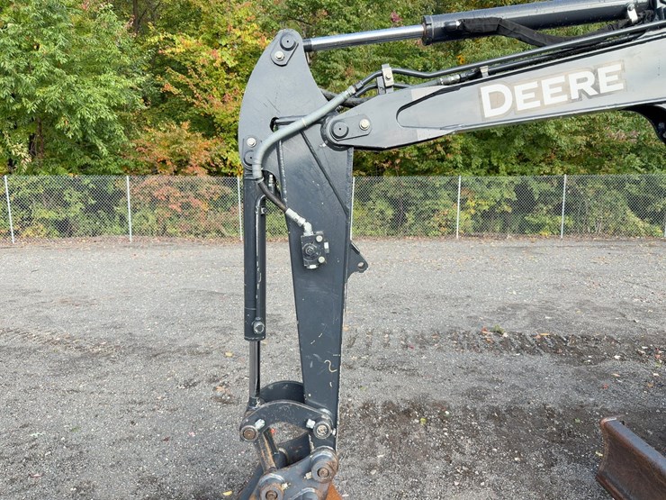 2020-deere-30g-image-14