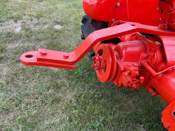 #1003-•-allis-chalmers-ib-tractor-image-23