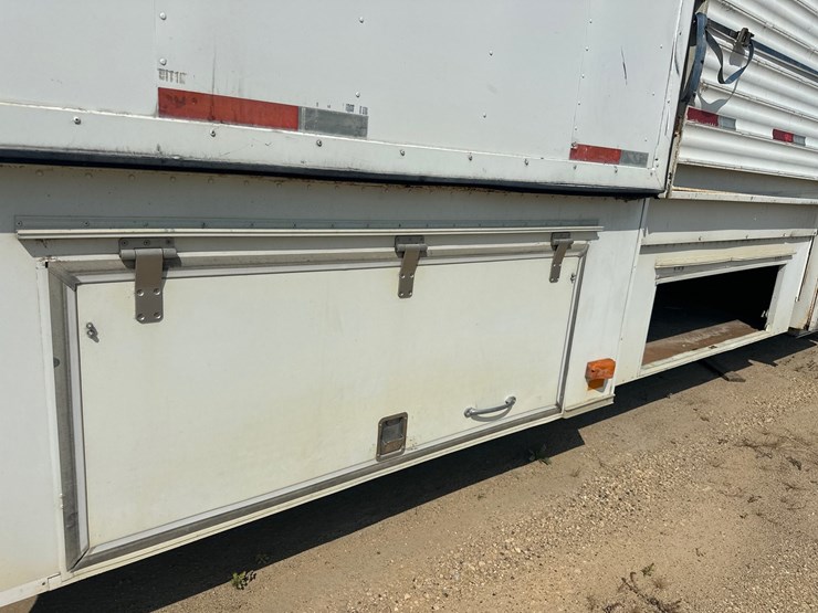 #2489-•-1990-calumet-mmt449l-lab-trailer-image-24