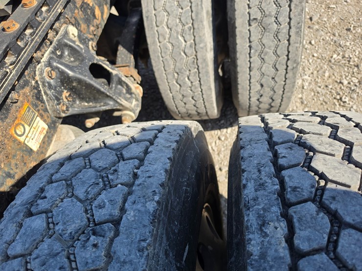 2018-kenworth-t800-image-120