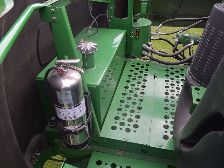 2012-john-deere-s550-image-56