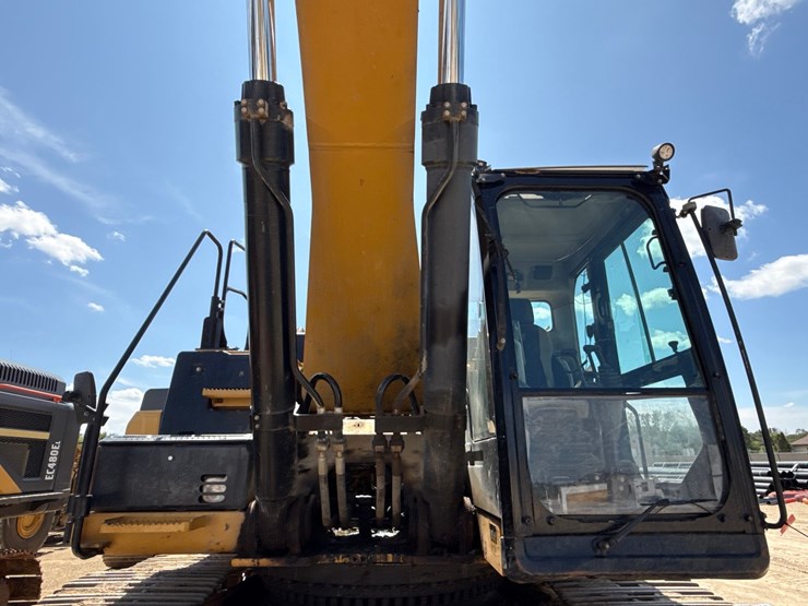 2012-caterpillar-c13-image-24