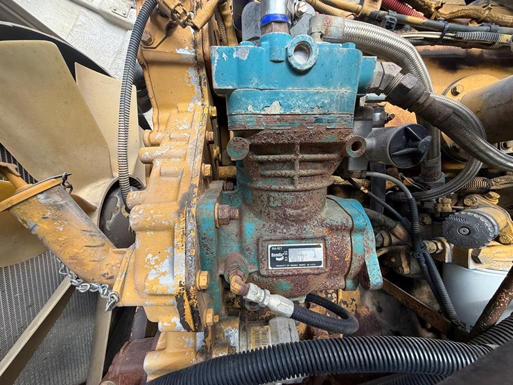 2007-caterpillar-c15-image-19