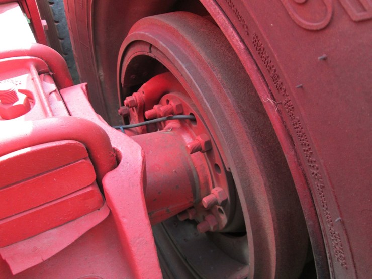 2006-peterbilt-389-image-12