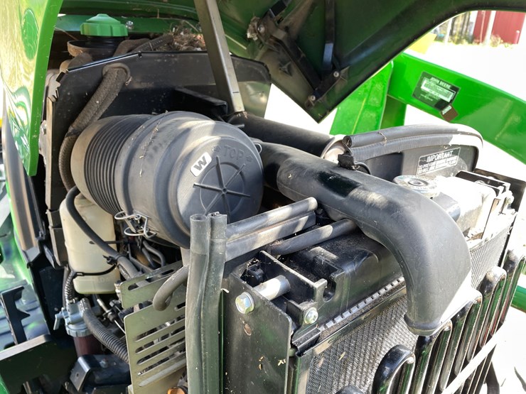 2025-john-deere-2025r-image-44