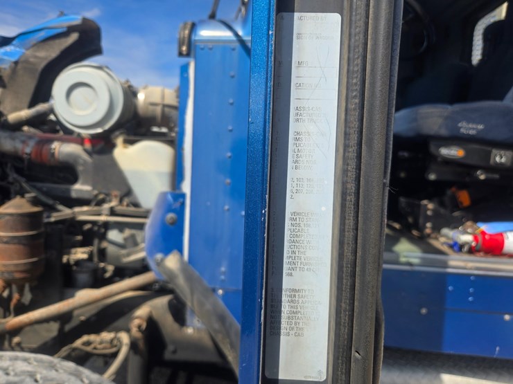2001-kenworth-t800-image-44