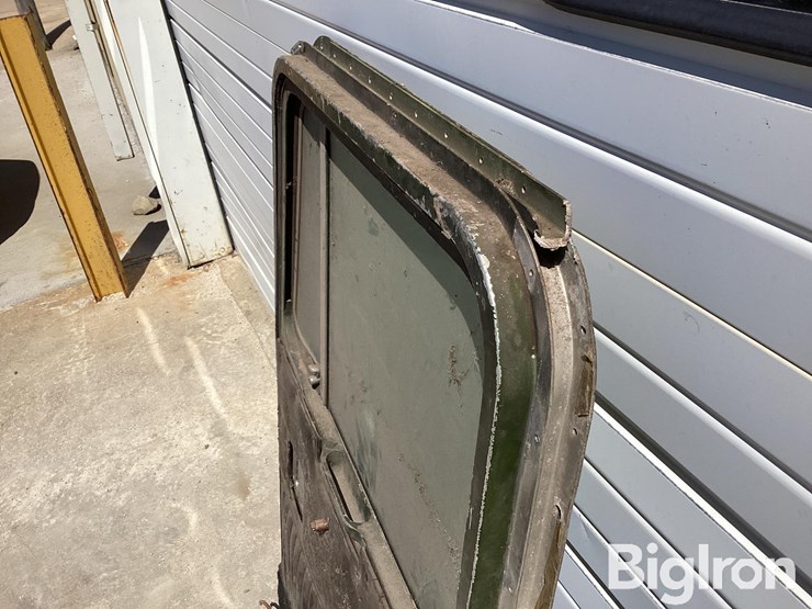 kenworth-bottom-latch-passenger-side-door-image-11
