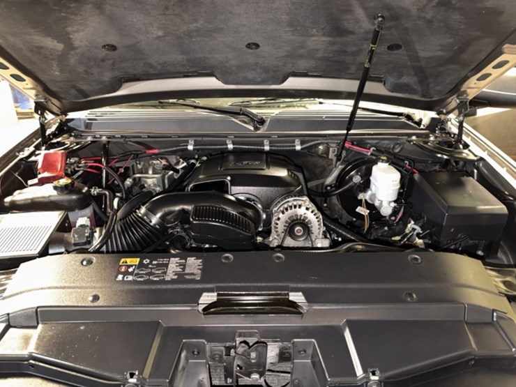 2012-chevrolet-tahoe-image-11