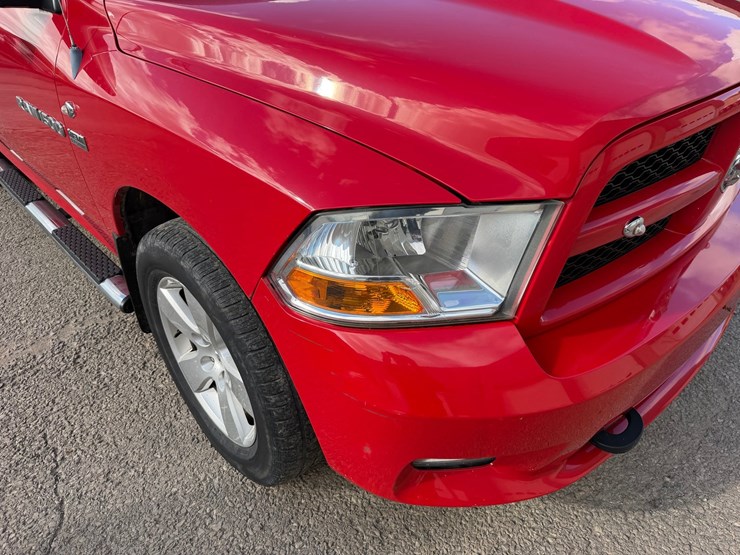 2012-dodge-1500-image-27