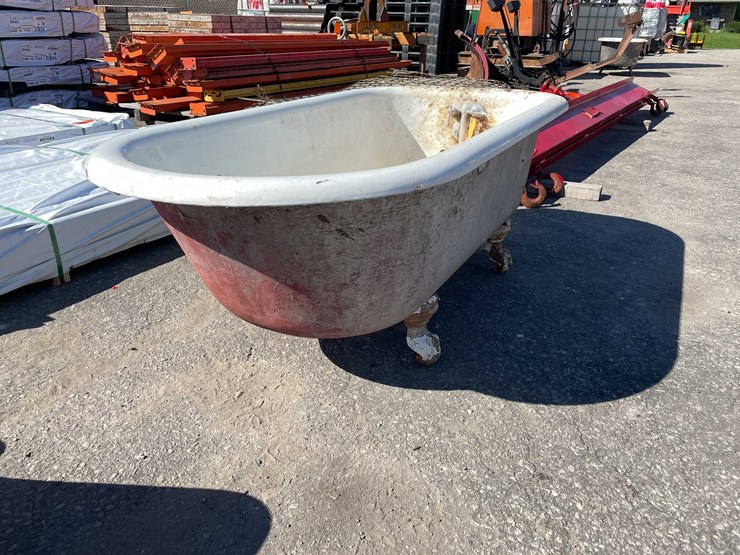#4051-•-cast-iron-clawfoot-tub-(08)-image-3