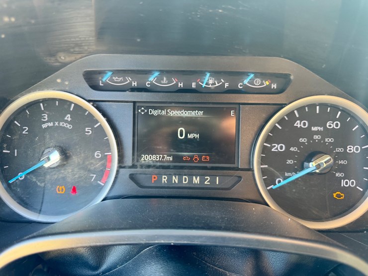 2021-ford-f250-xl-image-17