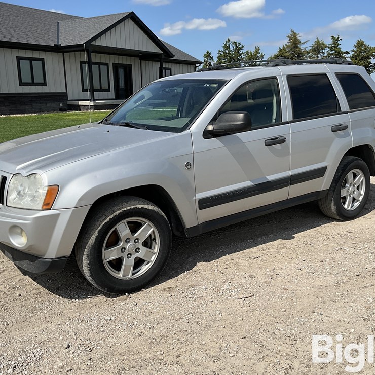 2005 JEEP GRAND CHEROKEE LAREDO