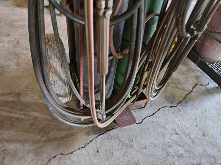 #8786-•-oxygen/acetylene-torch-cart-image-6