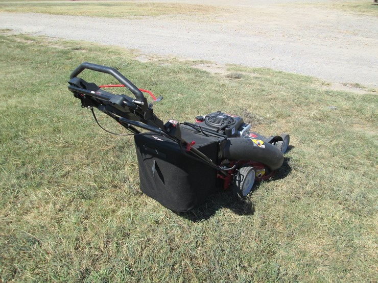 #50186-•-unused-troy-bilt-self-propelled-mower-with-leaf-bag-12abw3t6766-28"-tbwc28-1c27pk50023-inv#50186-image-3