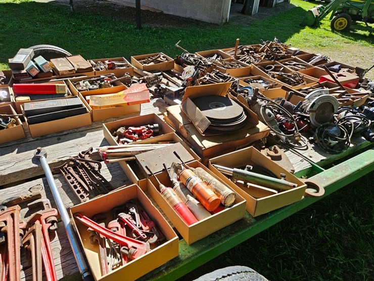 #8000-•-live-on-the-ground-only-items-image-52