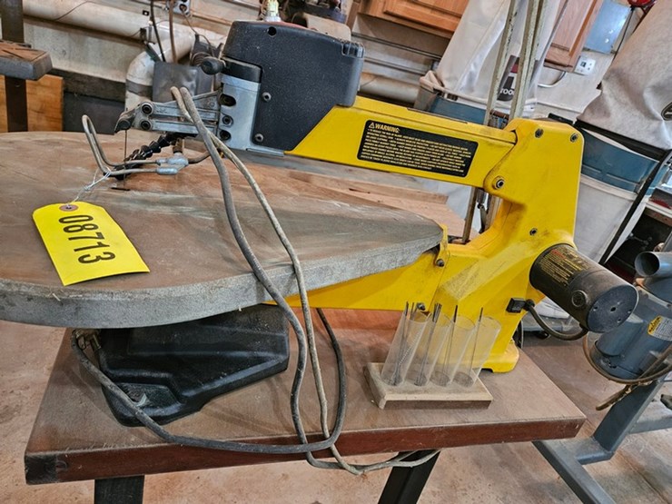 #8713-•-dewalt-scroll-saw-image-20
