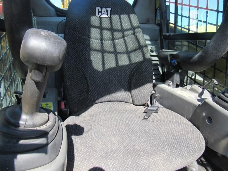 2014-caterpillar-272d-image-6