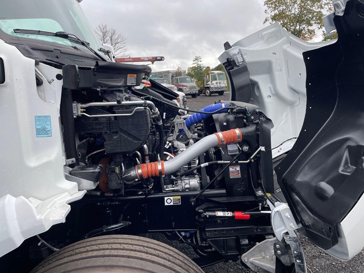 2026-peterbilt-536-image-18