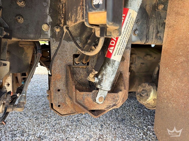 2017-freightliner-m2-106-image-41