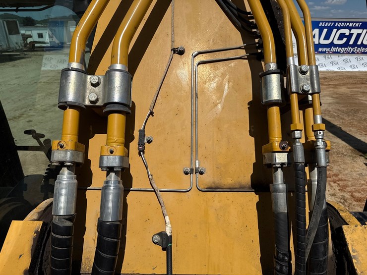 2012-caterpillar-c13-image-34